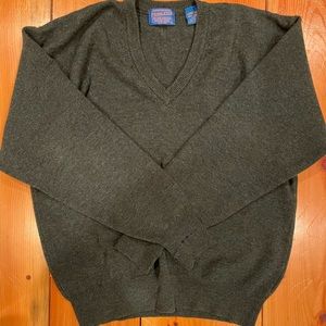Men’s Pendleton V-Neck Sweater Size L